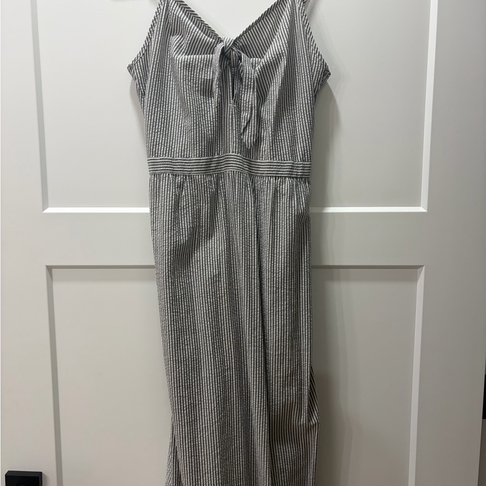 Love Notes Summer Vacation Sleek Gray  and White Striped Midi Dress. Size medium
